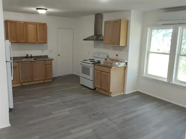 17 Wallace Pl, Pittsfield, MA 01201