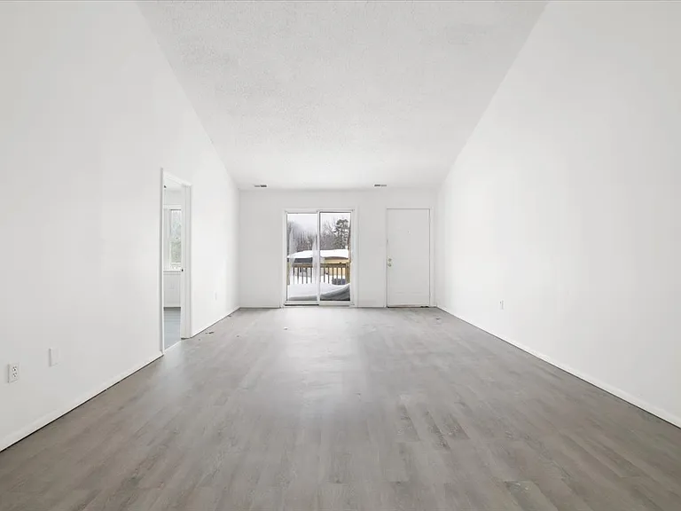 145 Snowshoe Ct #204 — Photo 4