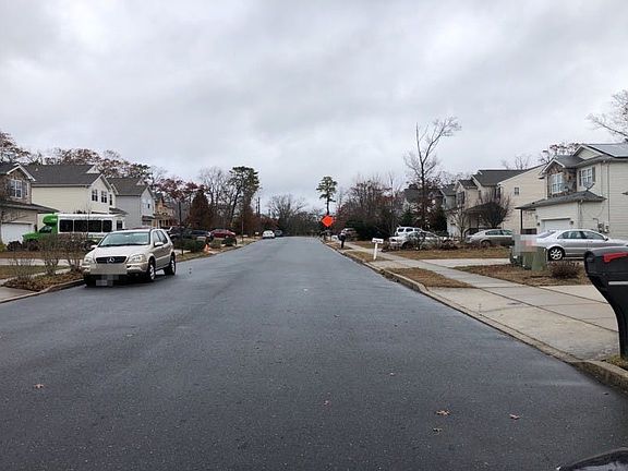 4th image of 320 Quince Ave
