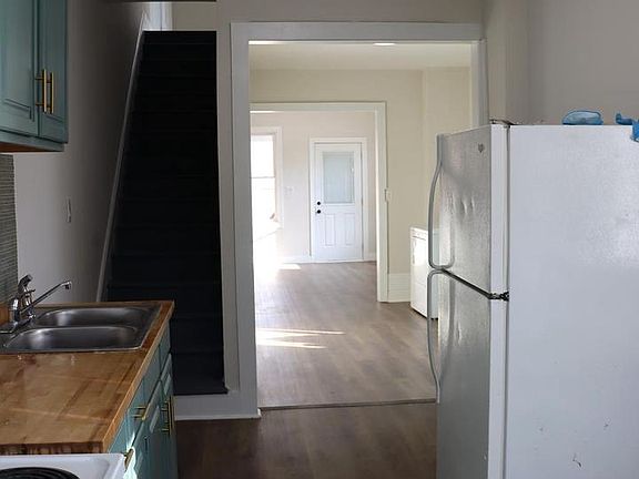 4th image of 159-161 W 4th St