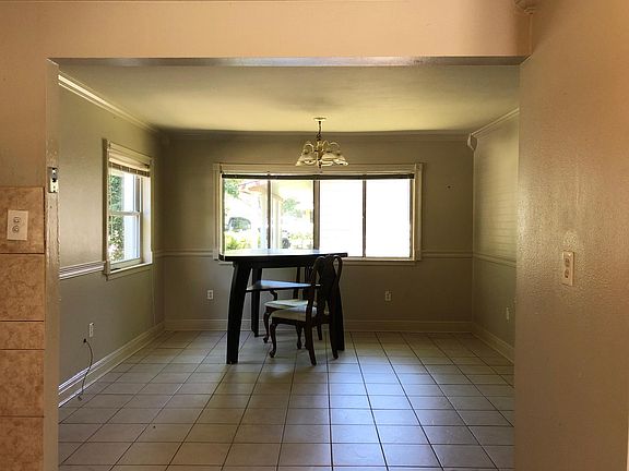 4th image of 522 Melrose Dr #1