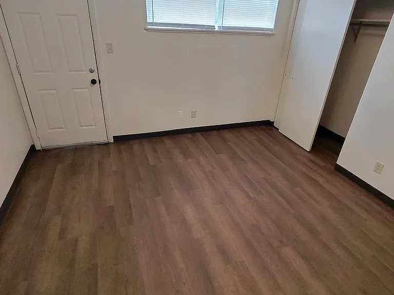 Prairie Sun Apartments — Photo 28