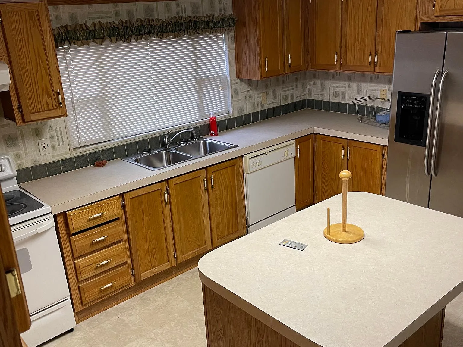 582 Arbor Dr SE — Photo 2
