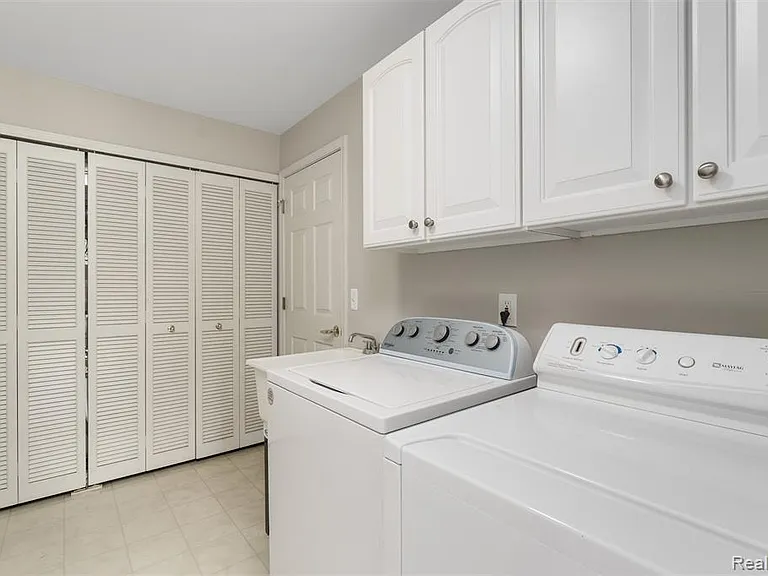 28126 Carlton Way Dr — Photo 12
