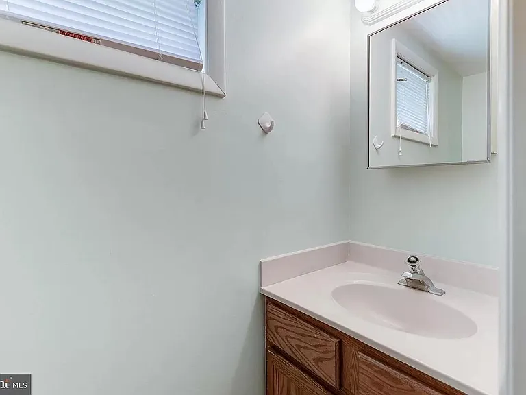 1121 N Taylor St #A — Photo 12