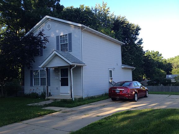 2nd image of 1943 Dwight St