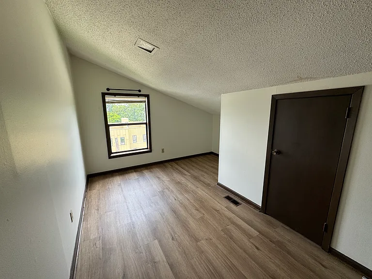 5815 C St #3B — Photo 7