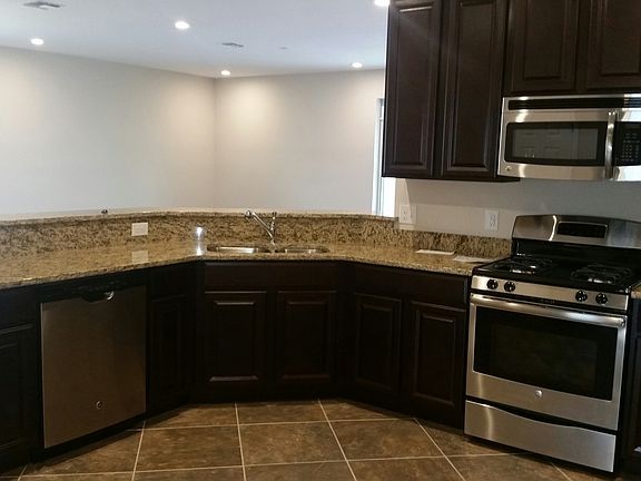 4th image of 1021 Vinsetta Cir
