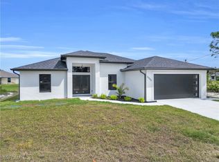 2906 28th St SW, Lehigh Acres, FL 33976