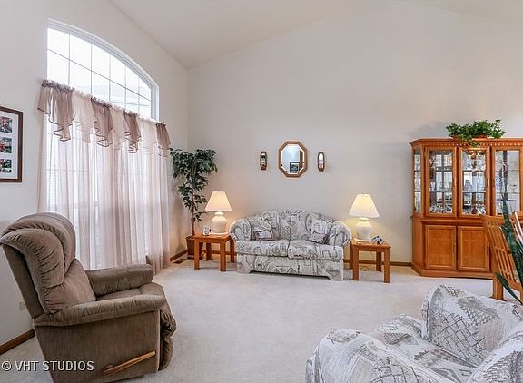 2nd image of 6 Sweetwater Ct