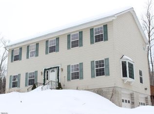 704 Keystone Rd, Lake Ariel, PA 18436