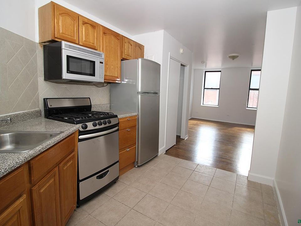 2nd image of 215 W 105th St APT 2F