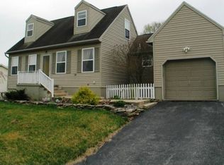 240 Edinburgh Rd, York, PA 17406