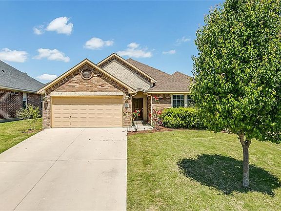 2nd image of 3011 Greenway Dr