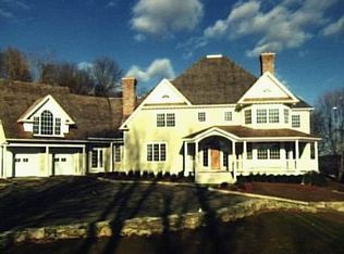 326 Hillside Rd, Fairfield, CT 06430