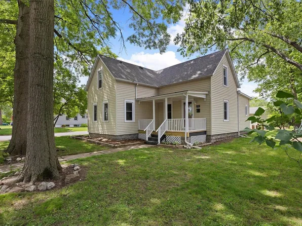 1520 Oak St, Highland, IL 62249