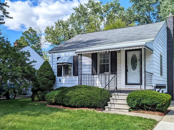 18941 Washtenaw St, Harper Woods, MI 48225