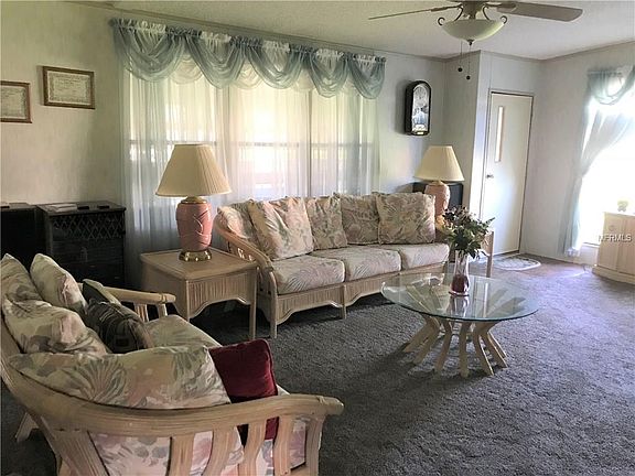 2nd image of 1586 NE Grapefruit St