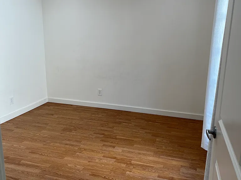 422 N Marengo Ave #3 — Photo 12