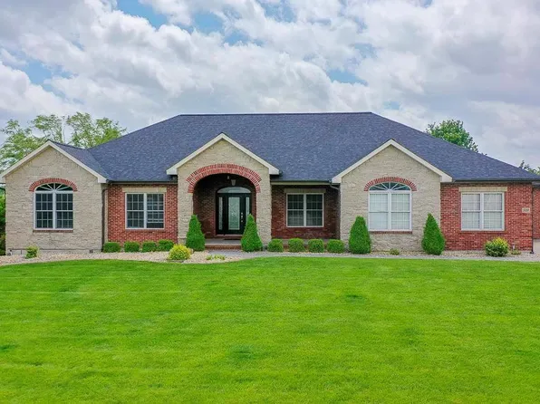 520 Pfeffer Dr, Columbia, IL 62236