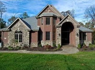 511 Foxwood Dr, Cranberry Township, PA 16066