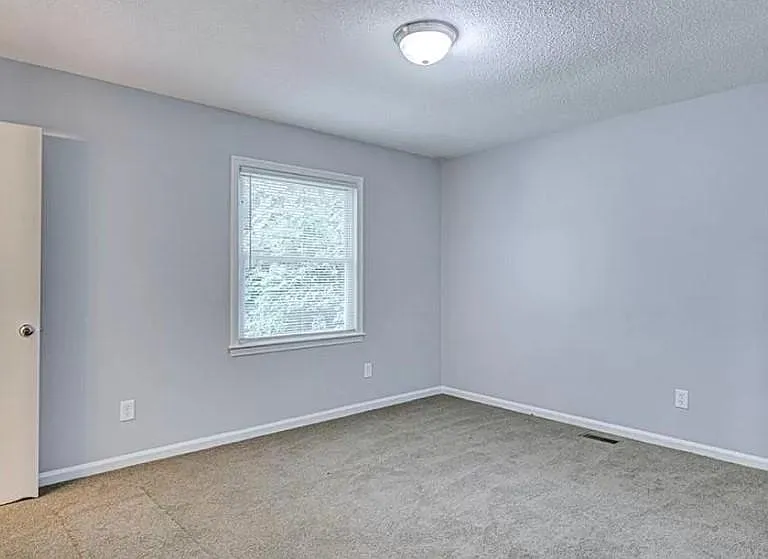 409 W Vandalia Rd — Photo 18
