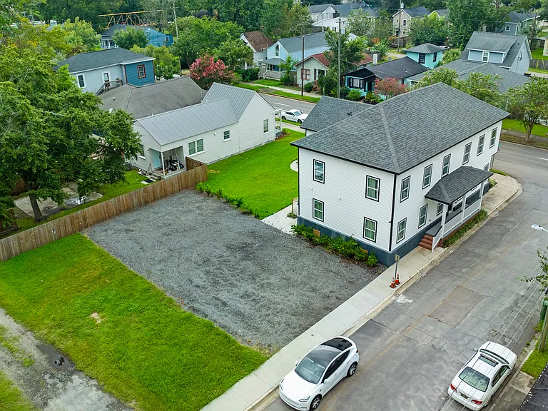 637 E Anderson St — Photo 13