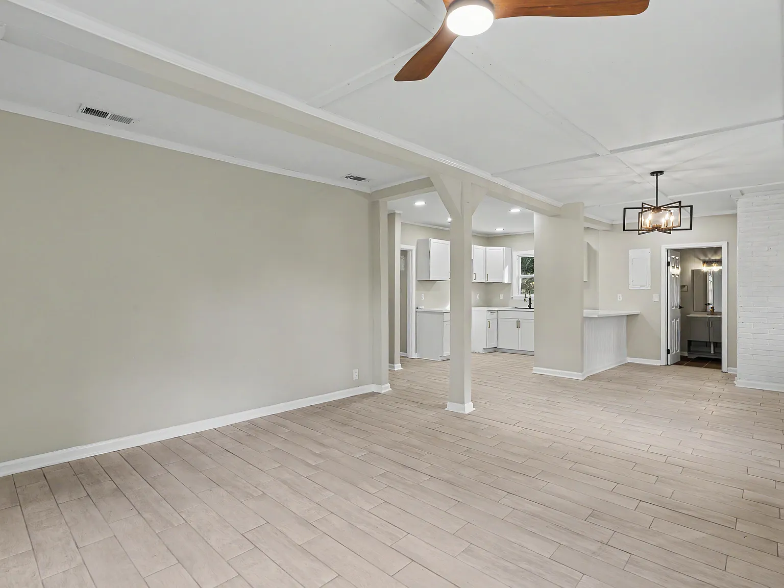3 bed, 1500 sqft, $1,800 — Photo 3