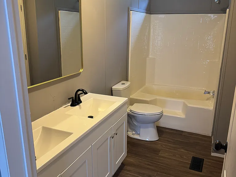 379 Pointe Ln — Photo 9