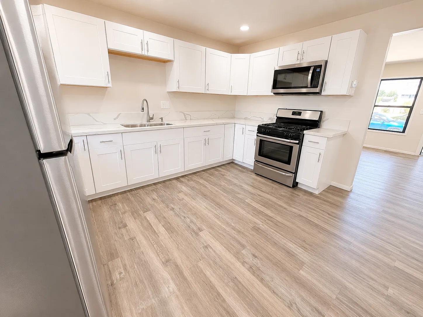 3 bed, 1300 sqft, $3,500 — Photo 3