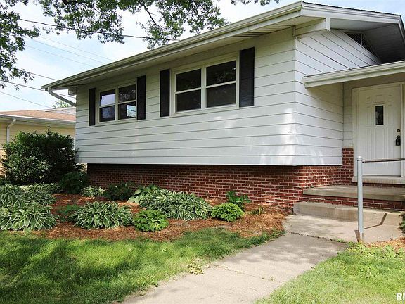 3rd image of 4324 N Nelson Dr