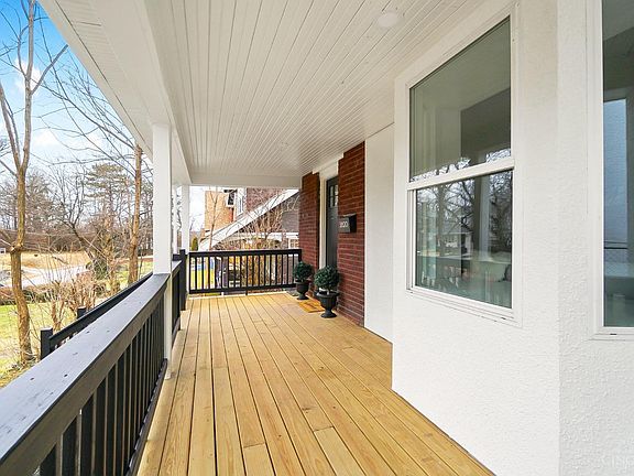 5th image of 3820 Edge Hill Pl