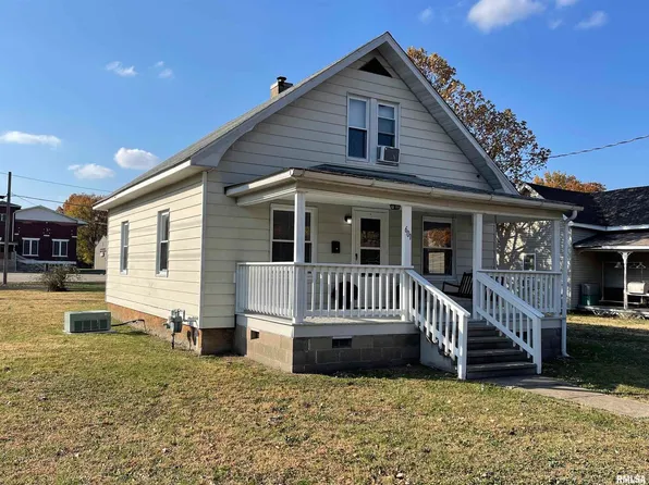 601 N McLeansboro St, Benton, IL 62812