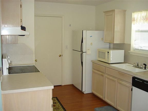 2nd image of 7845 Fox Dr