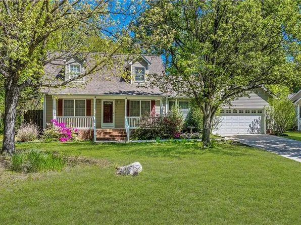 2804 Lake Hill Ct, High Point, NC 27265