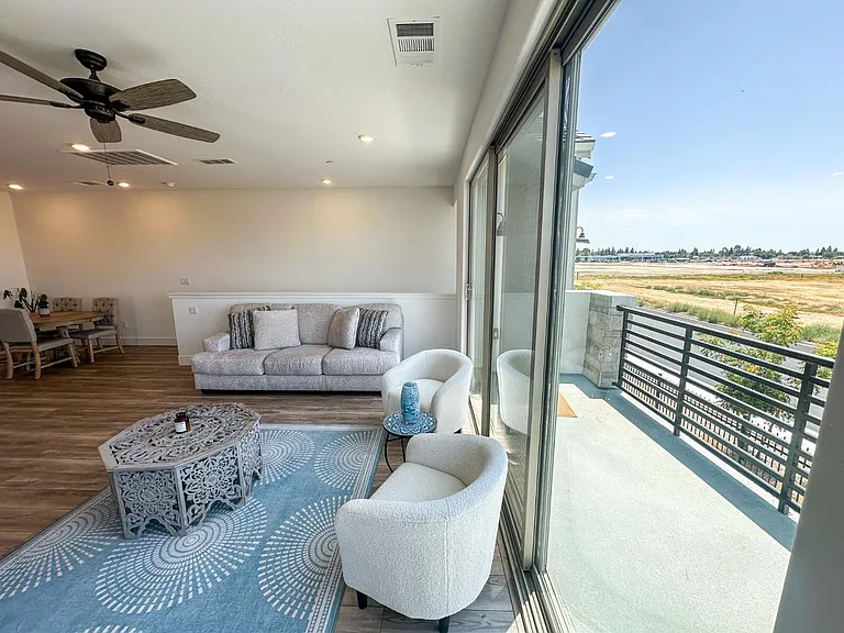 546 W Mahogany Ln — Photo 9
