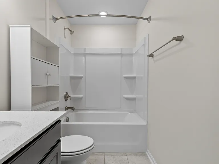2112 Turling Way — Photo 35