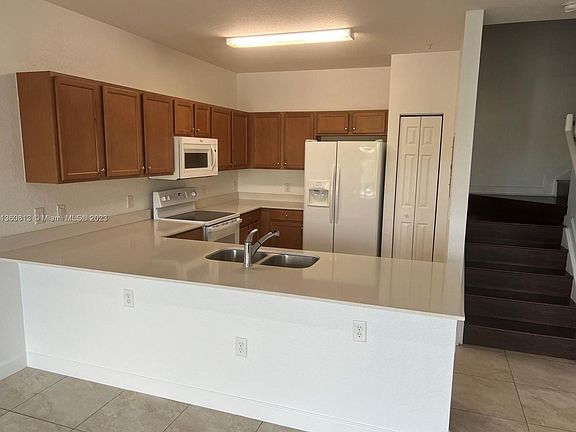4th image of 260 NW 109th Ave APT 202