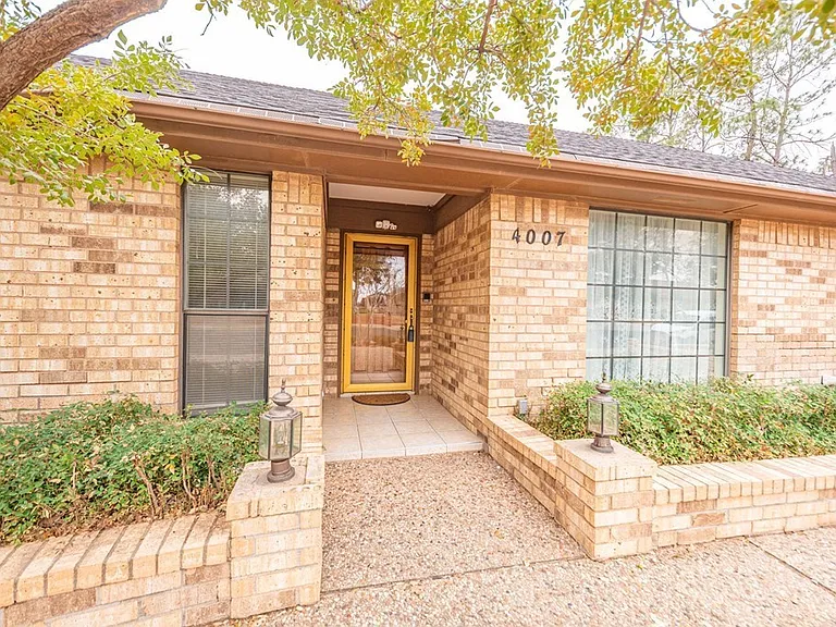 4007 Crestridge Dr — Photo 2