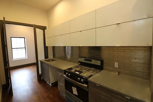 Rented by Nooklyn NYC LLC | media 106