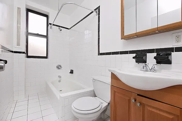 Rented by Charles Coutinho LLC | media 78