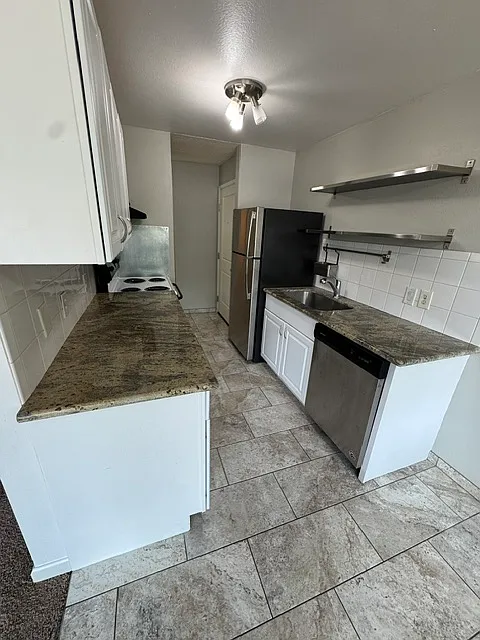 1 bed, 890 sqft, $1,490 — Photo 2