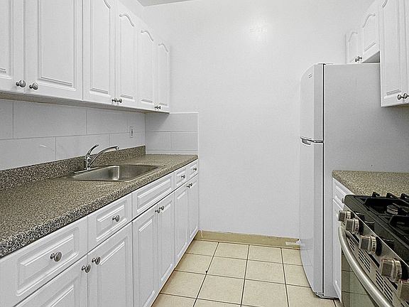 3rd image of 2086 Honeywell Ave Floor 2