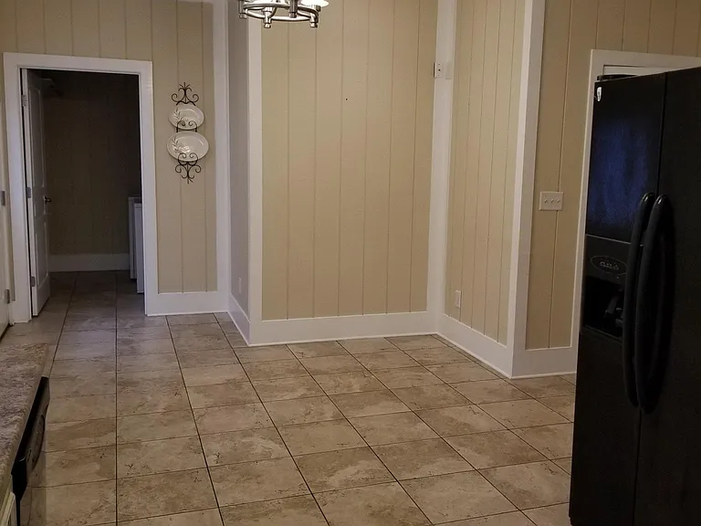 405 S McRae St — Photo 8