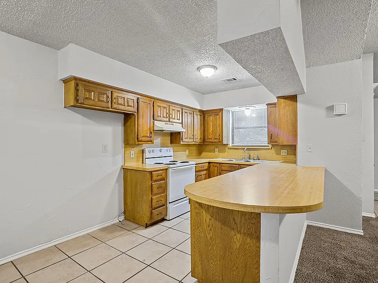 135 Prairie Creek Cir — Photo 7