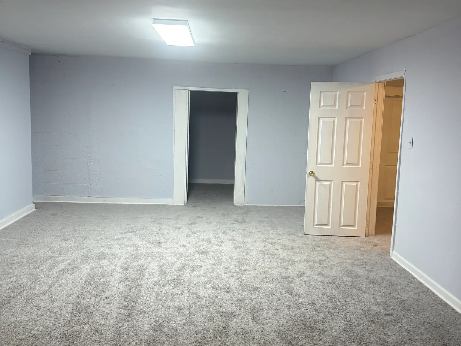 6 bed, 3.5 bath, 3204 sqft, $2,800 — Photo 2