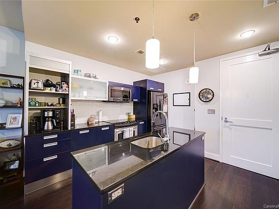 3rd image of 1133 Metropolitan Ave Unit 605