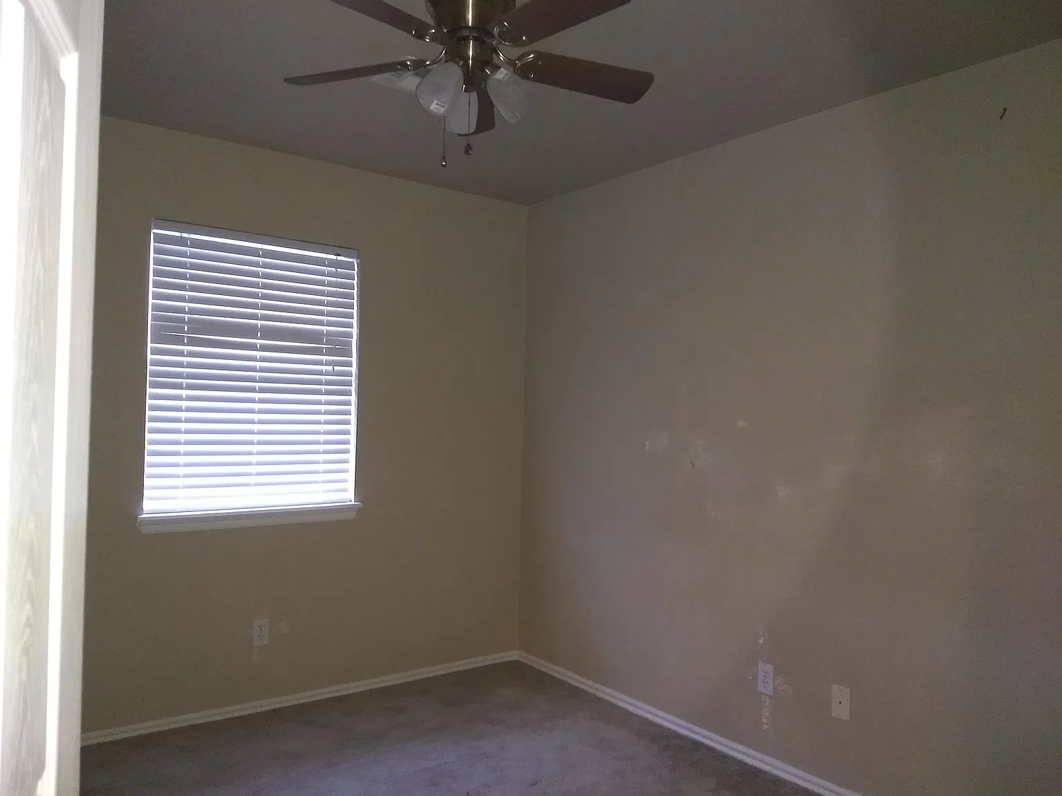 202 S Timbercrest Ct — Photo 2
