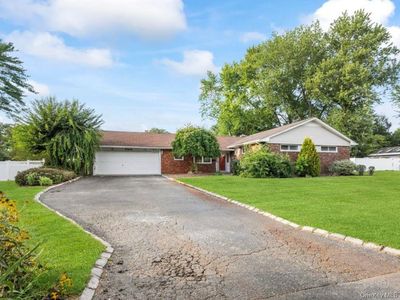 4 Marshmallow Drive, Commack, NY, 11725