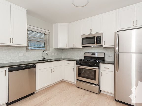 4th image of 5020 N Washtenaw Ave APT 2N